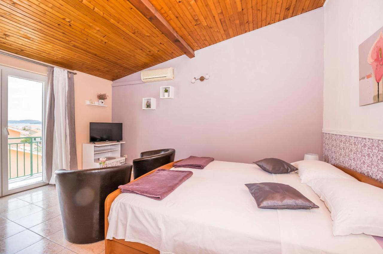 Apartments And Room Zinka ヴォディツェ エクステリア 写真